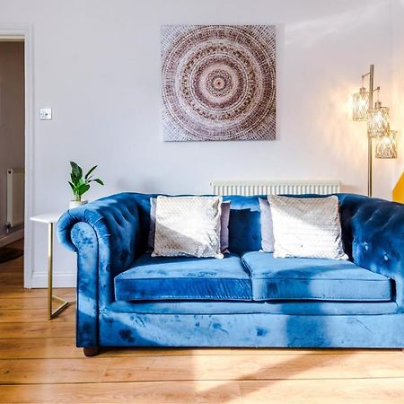 Newhall Road - 4 Bedroom Chester Home - Parking Wervin 외부 사진