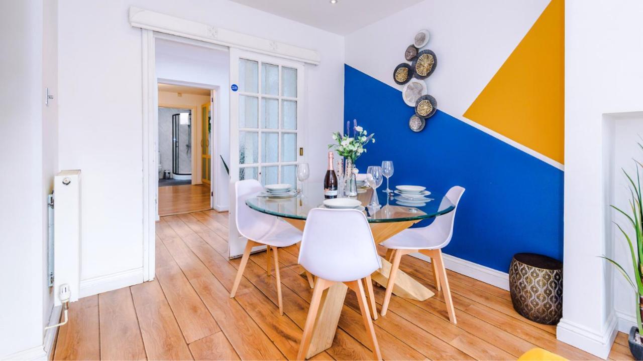 Newhall Road - 4 Bedroom Chester Home - Parking Wervin 외부 사진