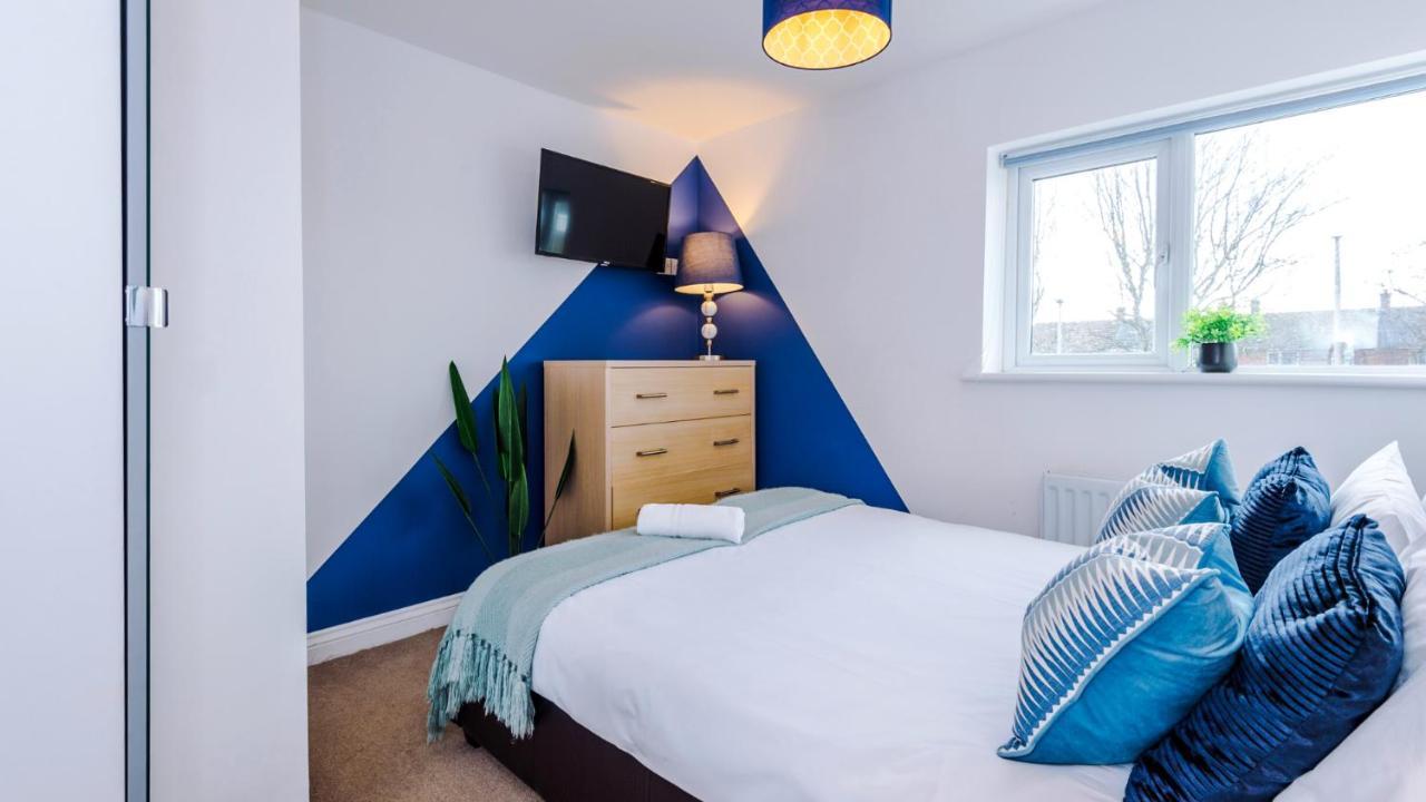 Newhall Road - 4 Bedroom Chester Home - Parking Wervin 외부 사진